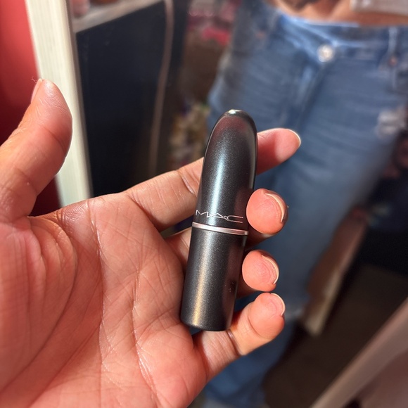 Mac lipstick in the shade “ruby woo” - Picture 3 of 5